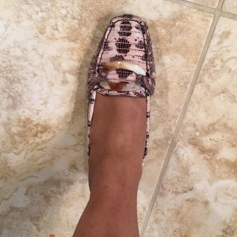 Stuart Weitzman loaders sz6.5 like new
